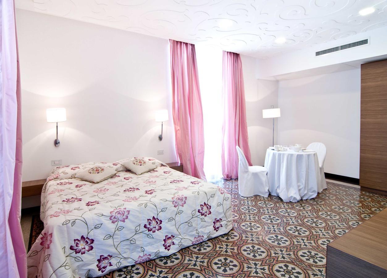 Palazzo Dei Concerti Bed & Breakfast ตอร์เร อันนุนซิอาตา ภายนอก รูปภาพ